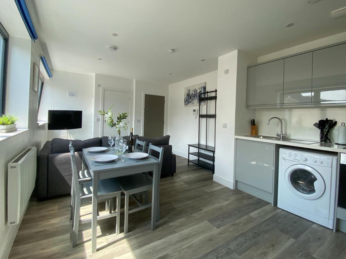 Modern One Bedroom Apartment In Town Centre & 4 Min To The Beach Bournemouth Esterno foto