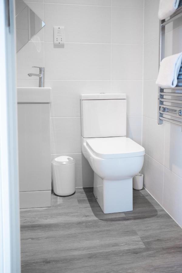 Modern One Bedroom Apartment In Town Centre & 4 Min To The Beach Bournemouth Esterno foto