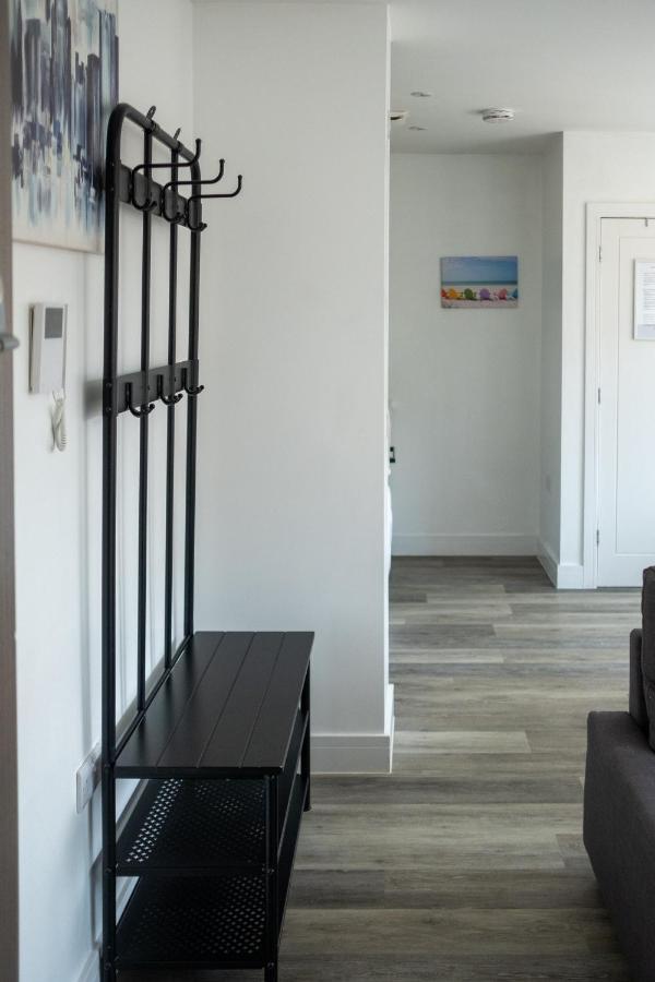 Modern One Bedroom Apartment In Town Centre & 4 Min To The Beach Bournemouth Esterno foto